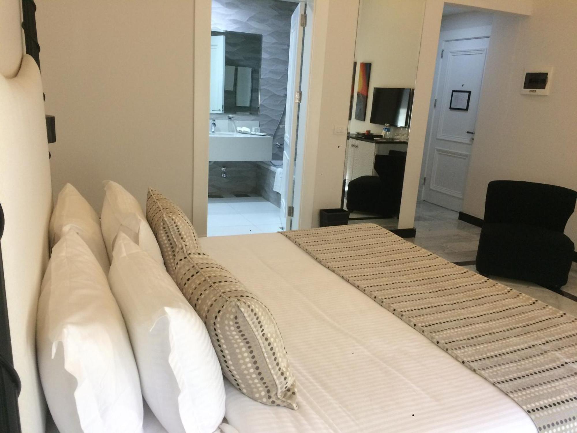Cherry Blossom Boutique Hotel Bḩamdūn Kültér fotó