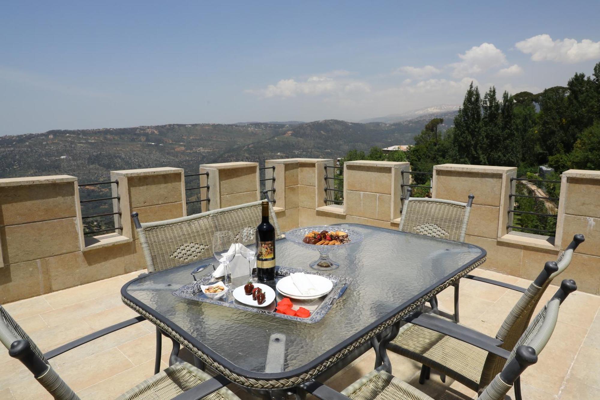 Cherry Blossom Boutique Hotel Bḩamdūn Kültér fotó