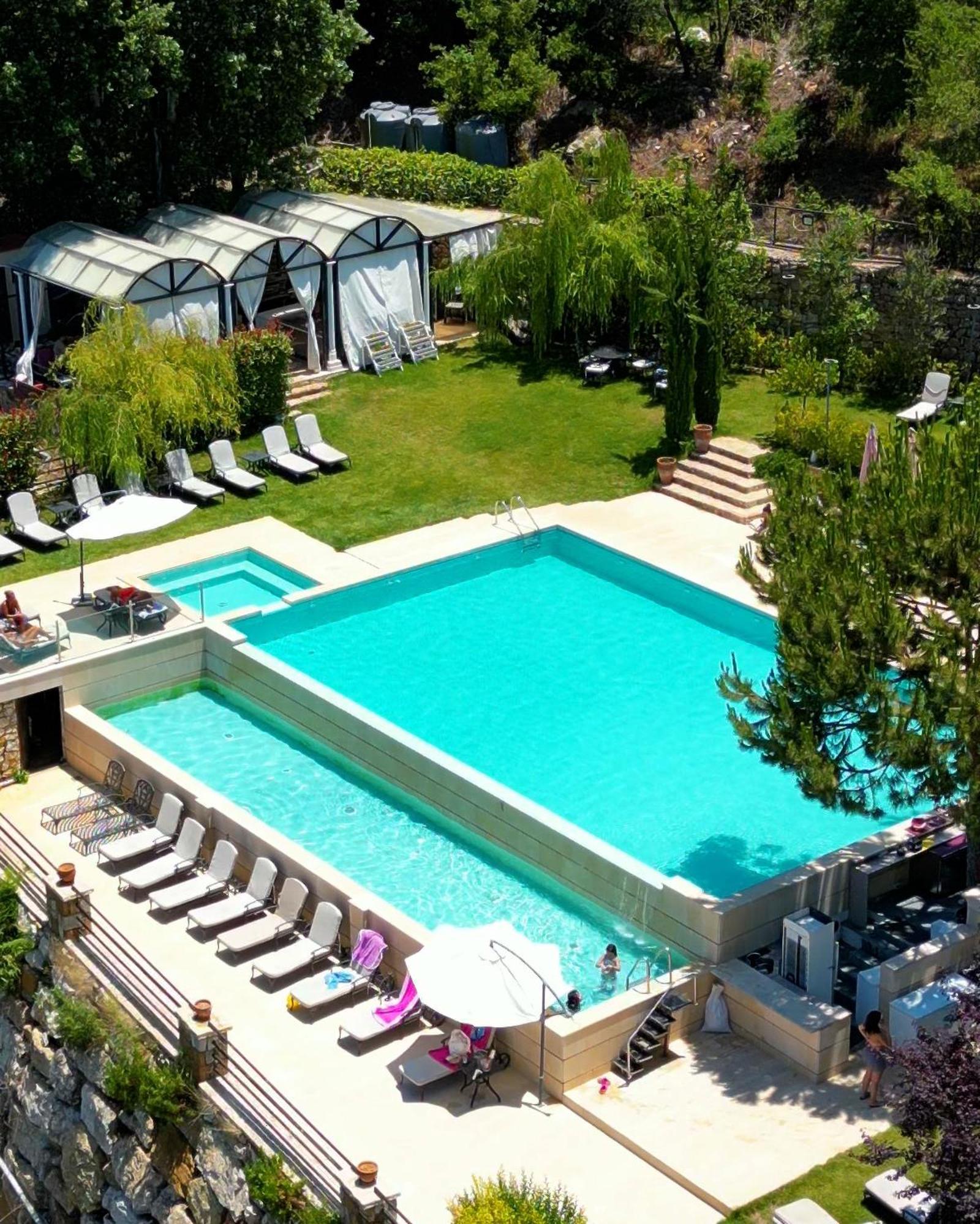 Cherry Blossom Boutique Hotel Bḩamdūn Kültér fotó