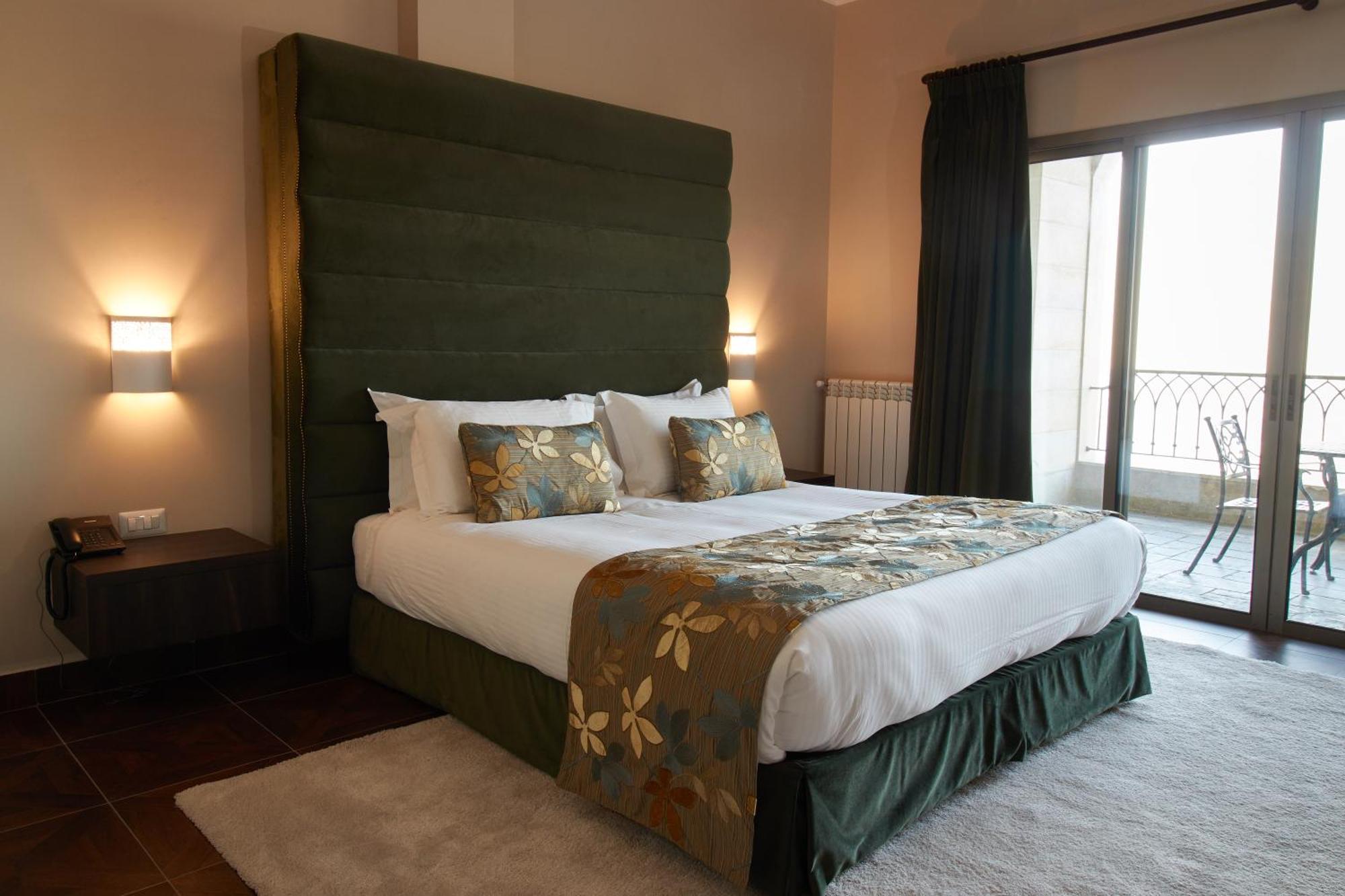 Cherry Blossom Boutique Hotel Bḩamdūn Kültér fotó