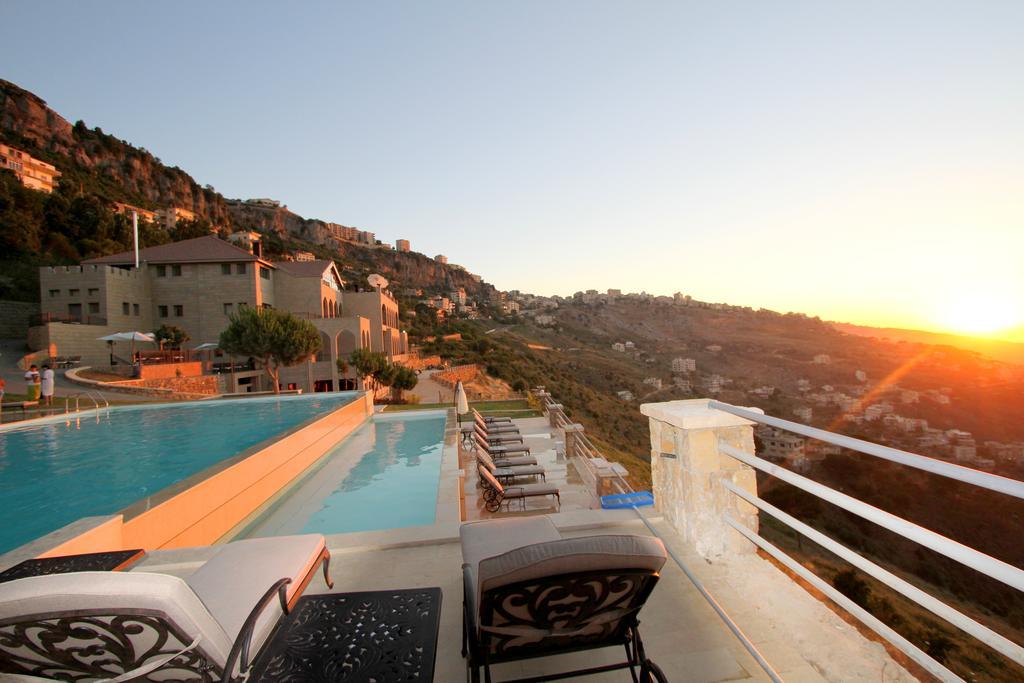 Cherry Blossom Boutique Hotel Bḩamdūn Kültér fotó