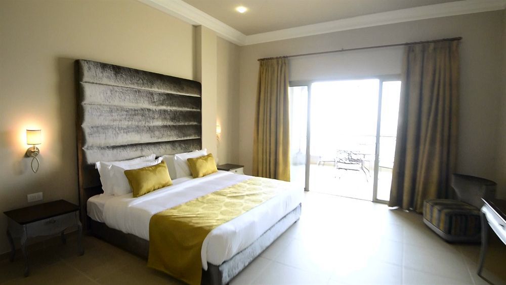 Cherry Blossom Boutique Hotel Bḩamdūn Kültér fotó