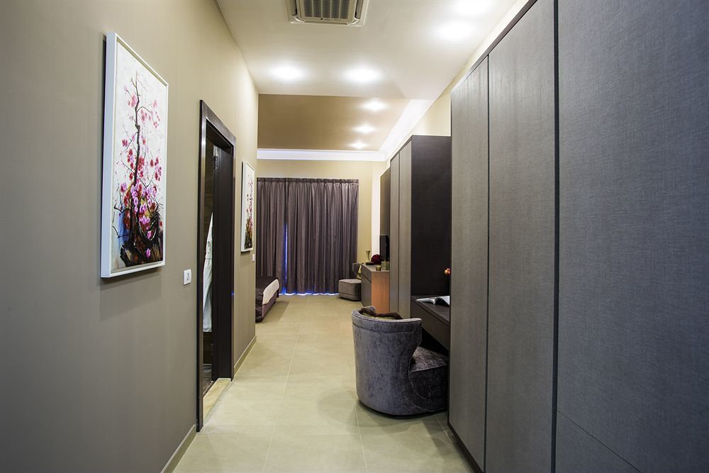 Cherry Blossom Boutique Hotel Bḩamdūn Kültér fotó