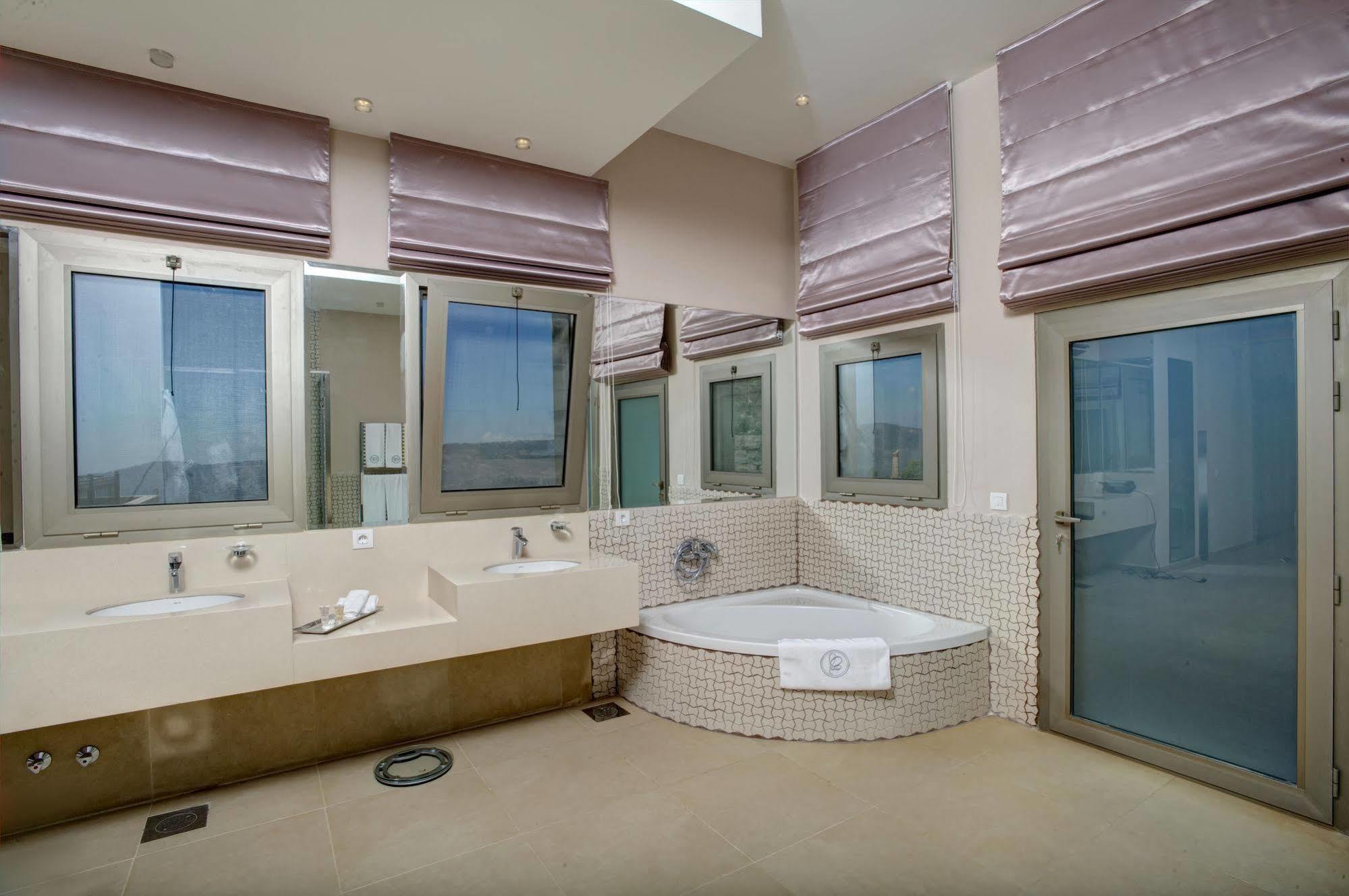 Cherry Blossom Boutique Hotel Bḩamdūn Kültér fotó