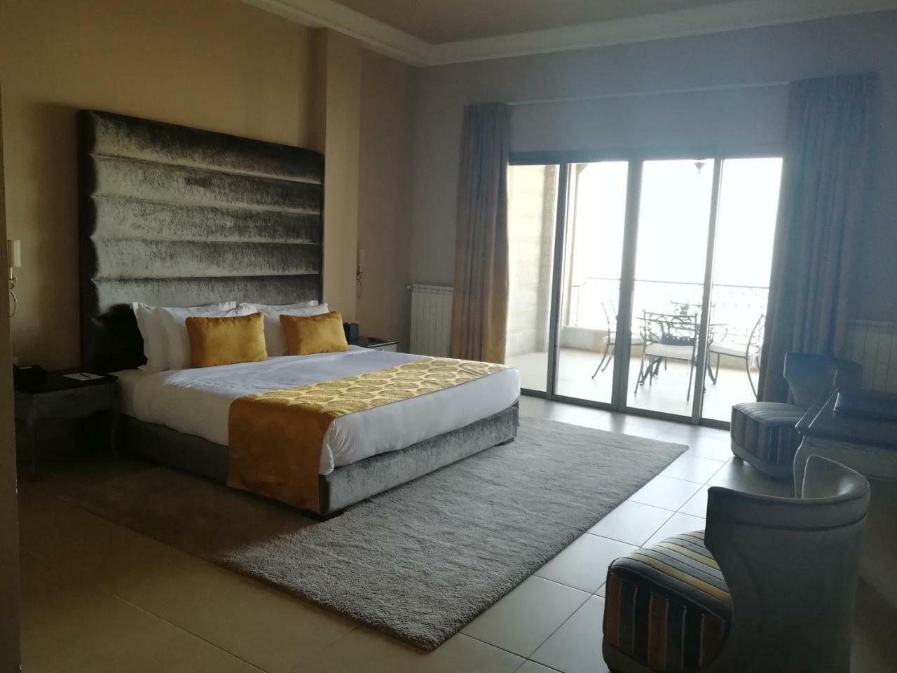 Cherry Blossom Boutique Hotel Bḩamdūn Kültér fotó
